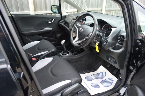 Used Honda Jazz 2013 for sale - 76239885: Photo 16