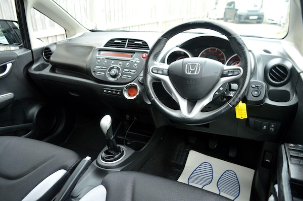 Used Honda Jazz 2013 for sale - 76239885: Photo 2