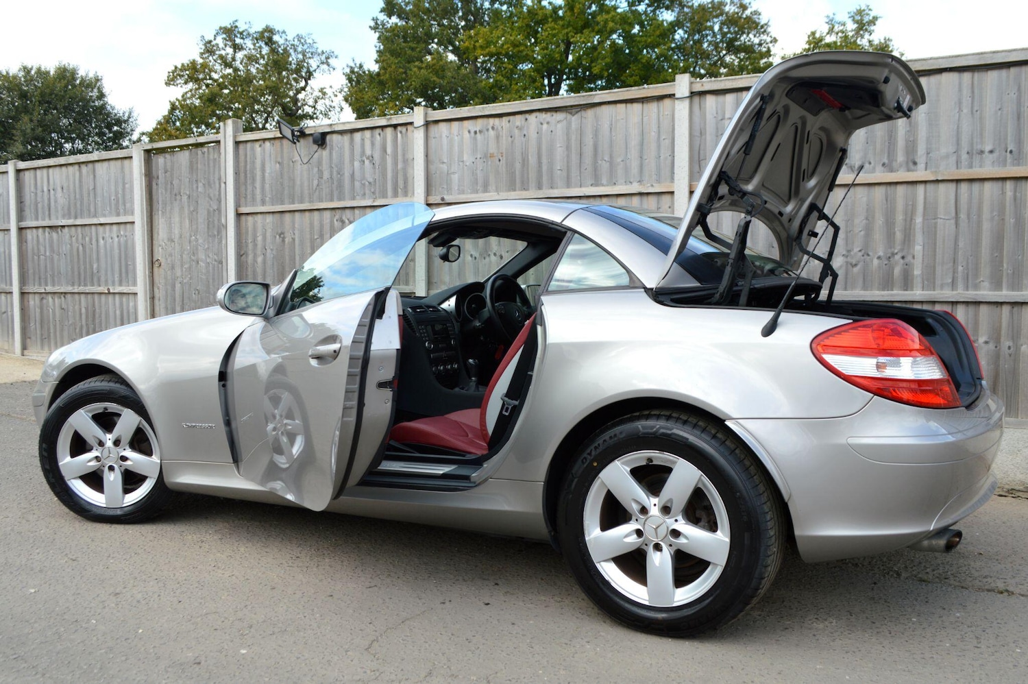 Used Mercedes-Benz SLK 2005 for sale - 76987670: Photo 23