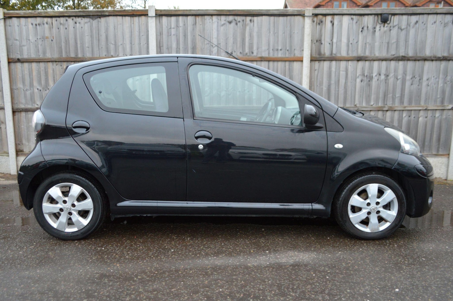 Used Toyota AYGO 2012 for sale - 76592309: Photo 19