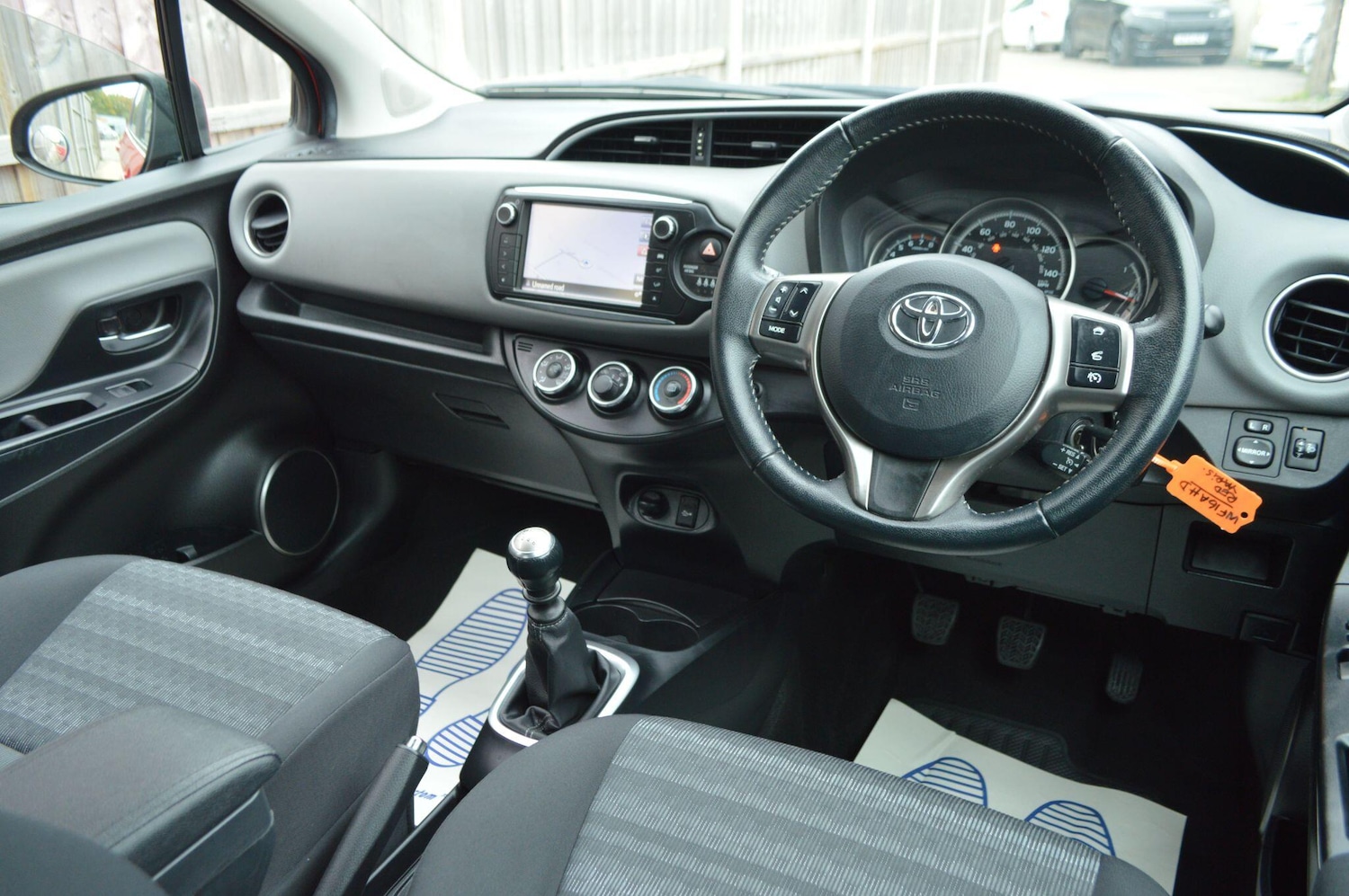 Used Toyota Yaris 2016 for sale - 76239680: Photo 2