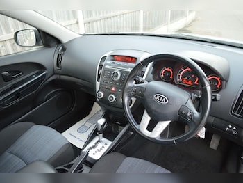 Used Kia Ceed 2010 for sale - 76499700: Photo