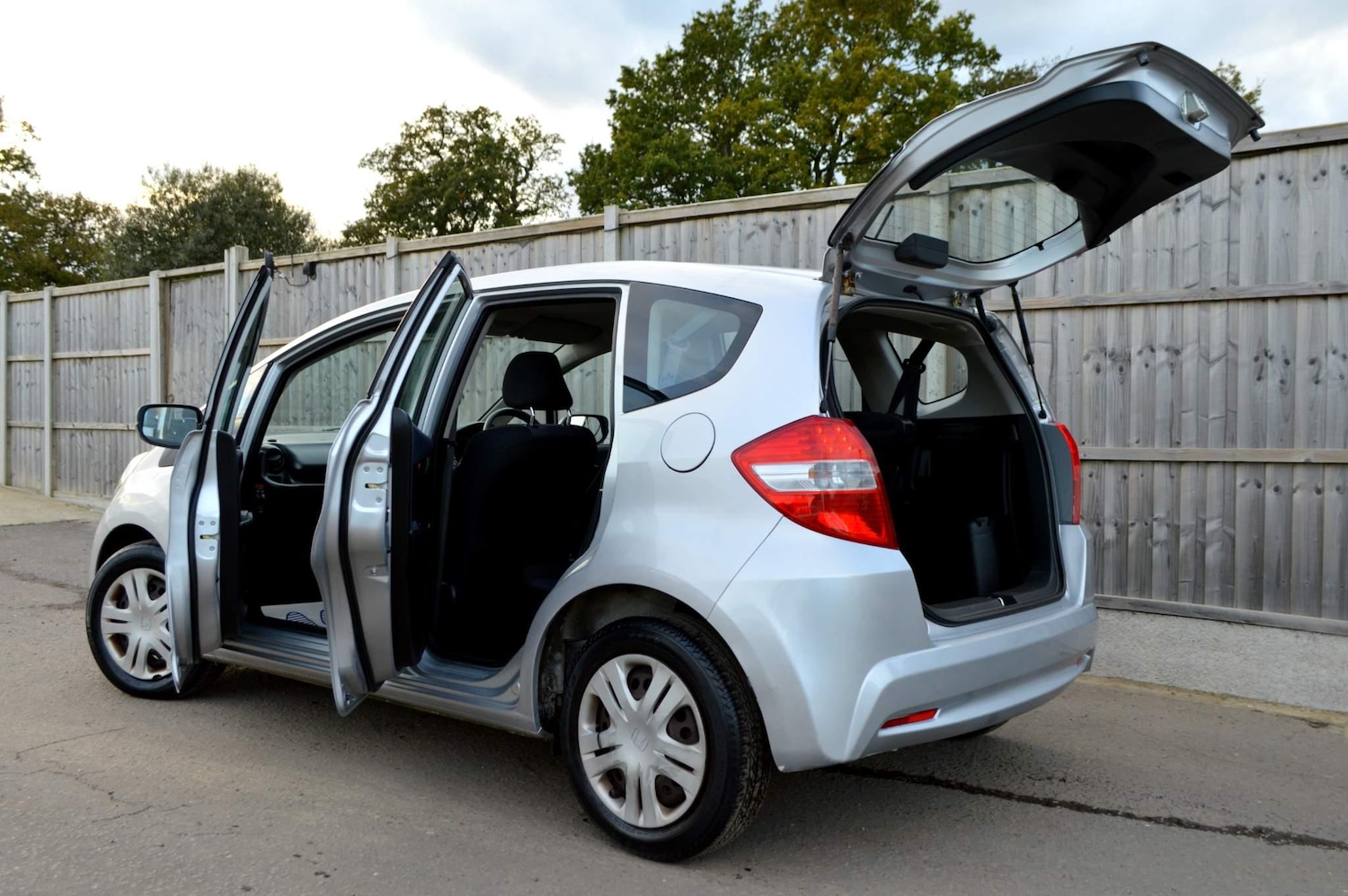 Used Honda Jazz 2012 for sale - 76270985: Photo 11