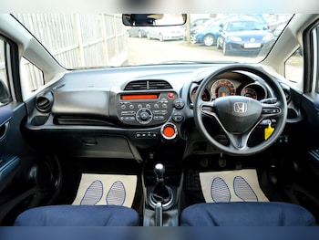 Used Honda Jazz 2012 for sale - 76270985: Photo 2