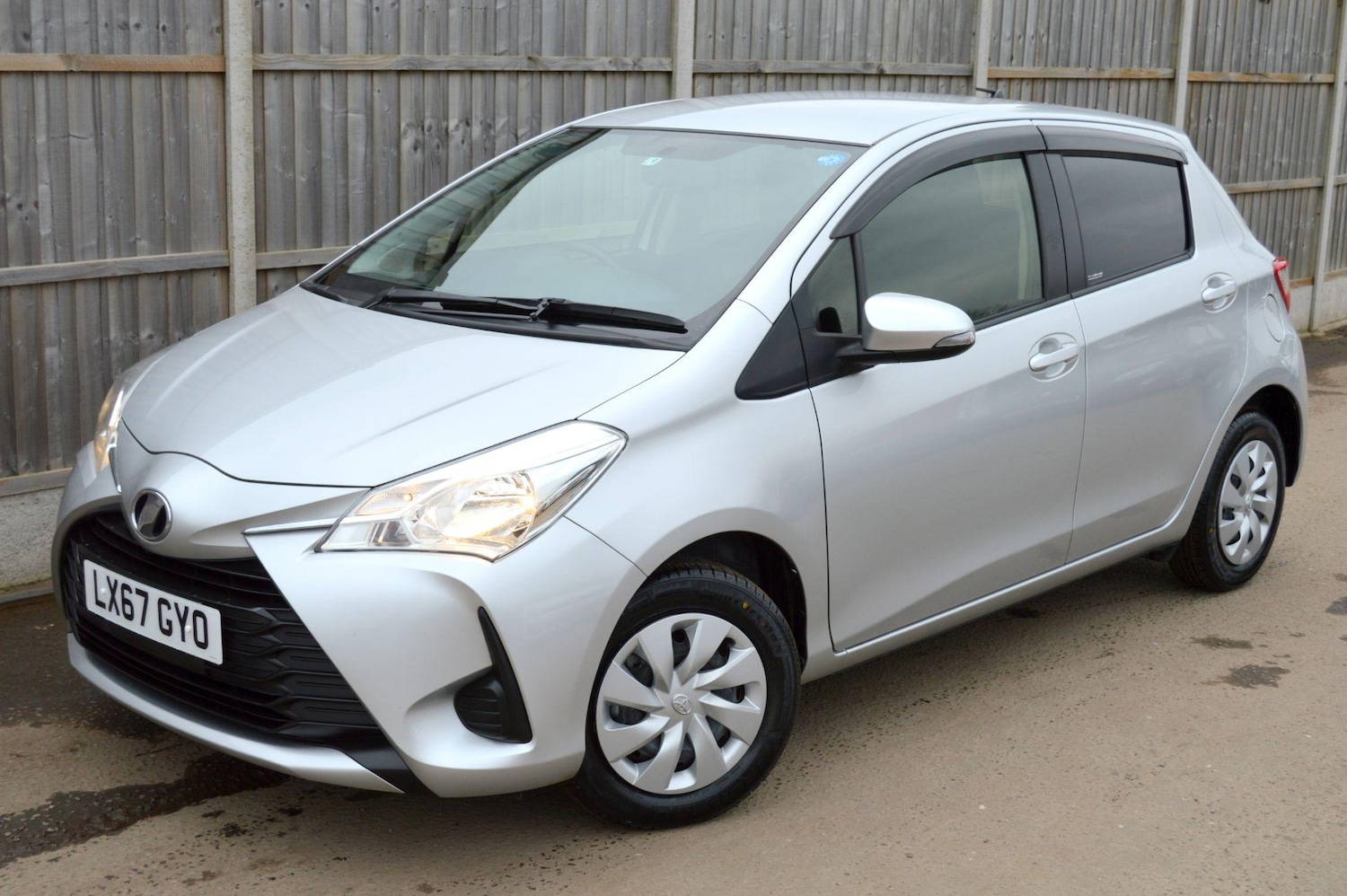 Used Toyota Vitz 2025 for sale - 76457230: Photo 1