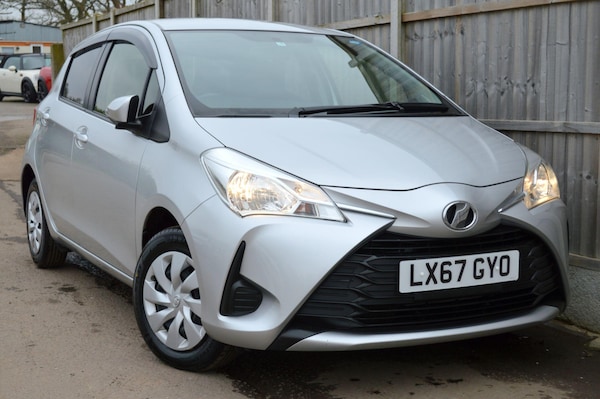 Used Toyota Vitz for sale - 73742199: Photo 1