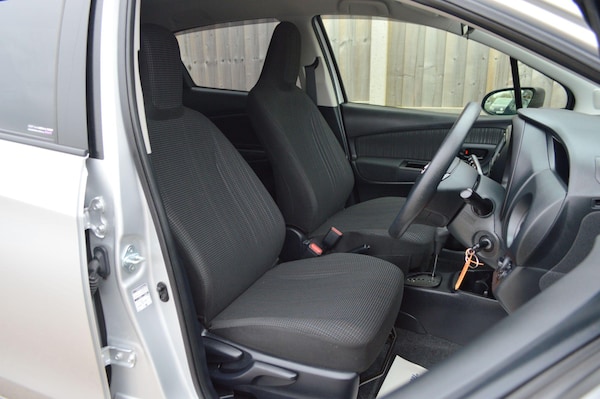 Used Toyota Vitz for sale - 73742199: Photo 2