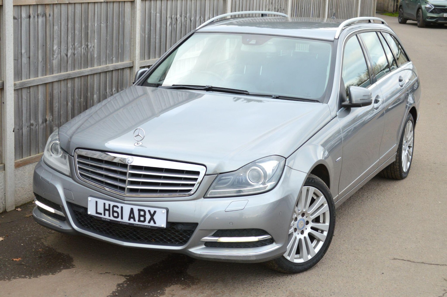 Used Mercedes-Benz C Class 2011 for sale - 76701200: Photo 1