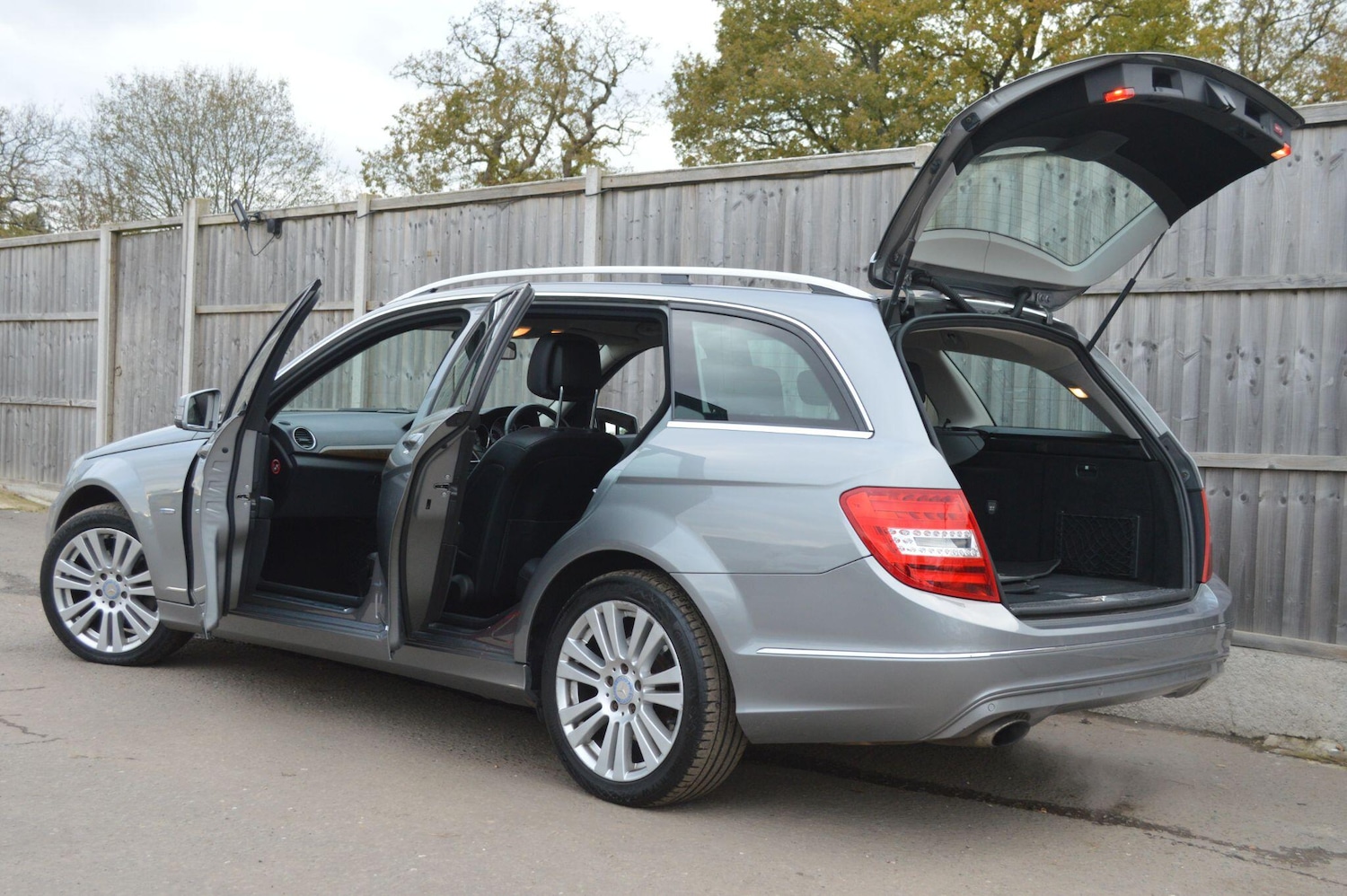 Used Mercedes-Benz C Class 2011 for sale - 76701200: Photo 15