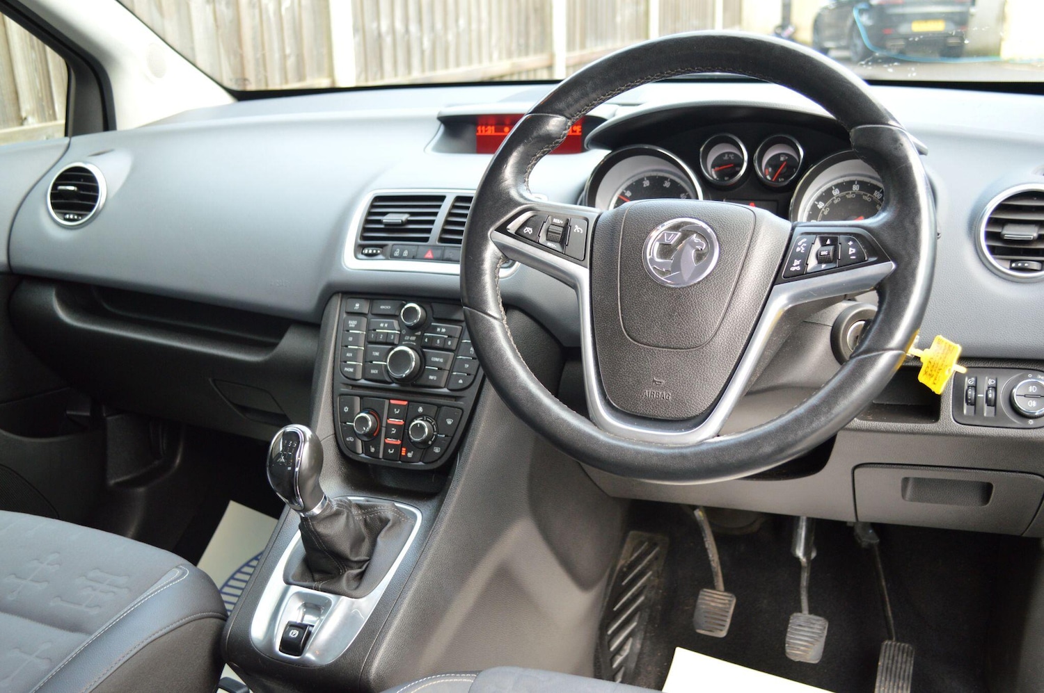 Used Vauxhall Meriva 2014 for sale - 77479268: Photo 2