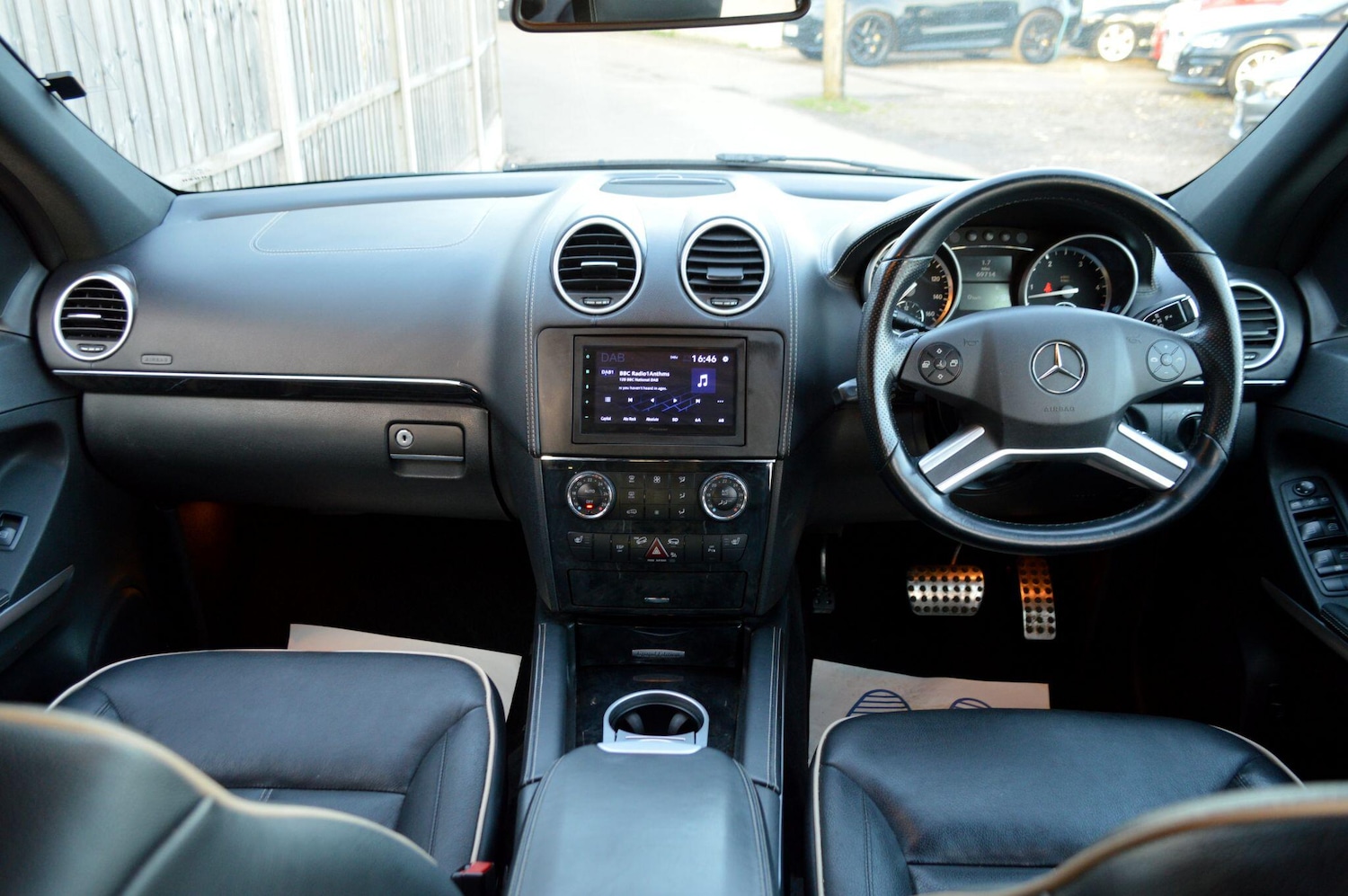 Used Mercedes-Benz M Class 2011 for sale - 77683601: Photo 2