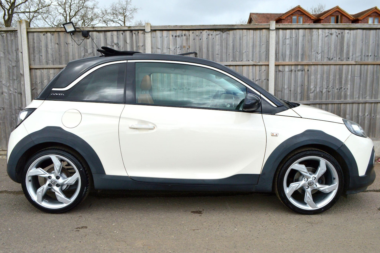 Used Vauxhall ADAM 2015 for sale - 78086828: Photo 26