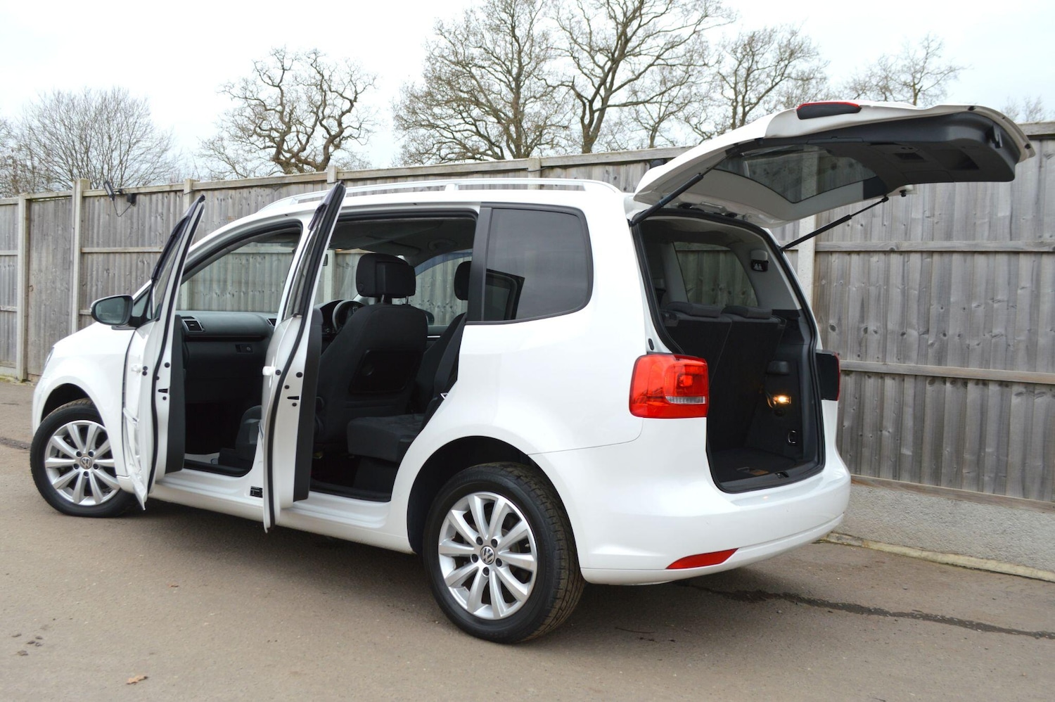 Used Volkswagen Touran for sale - 77015896: Photo 15