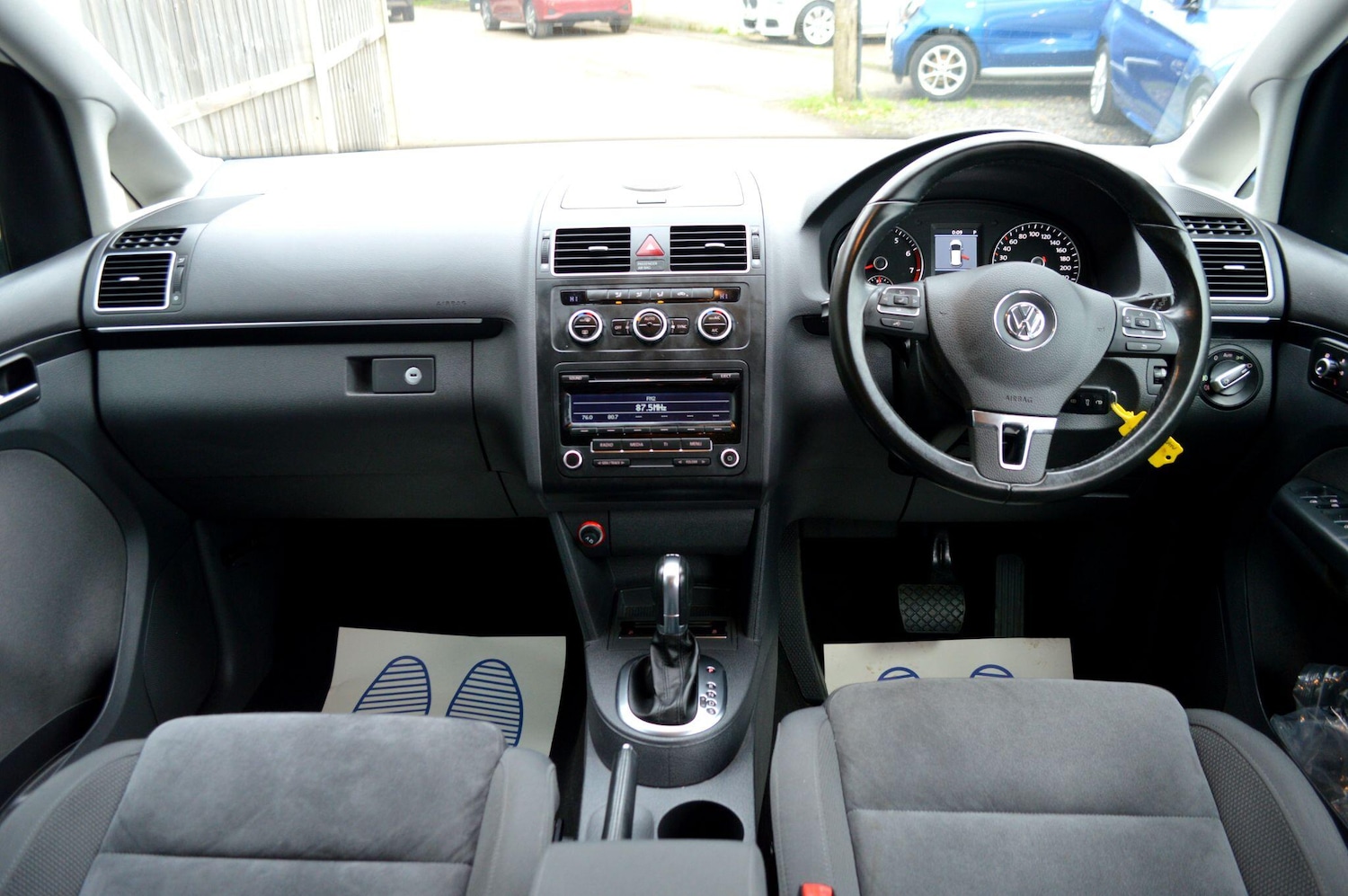 Used Volkswagen Touran for sale - 77015896: Photo 2