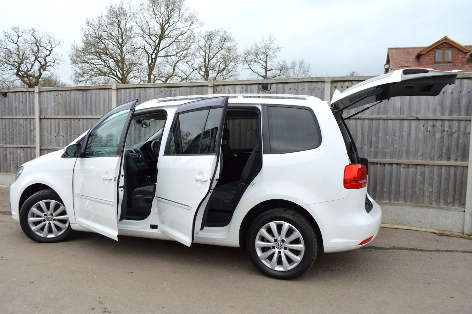 Used Volkswagen Touran for sale - 77015896: Photo 24