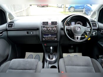 Used Volkswagen Touran 2013 for sale - 77015896: Photo