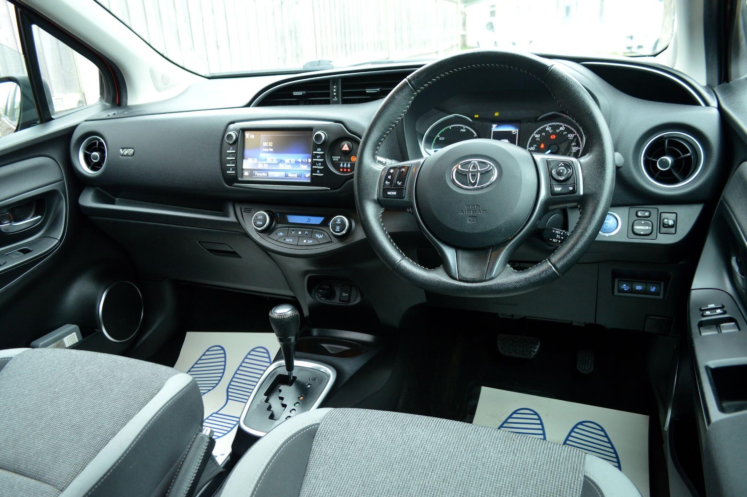 Used Toyota Yaris 2020 for sale - 76995004: Photo 2