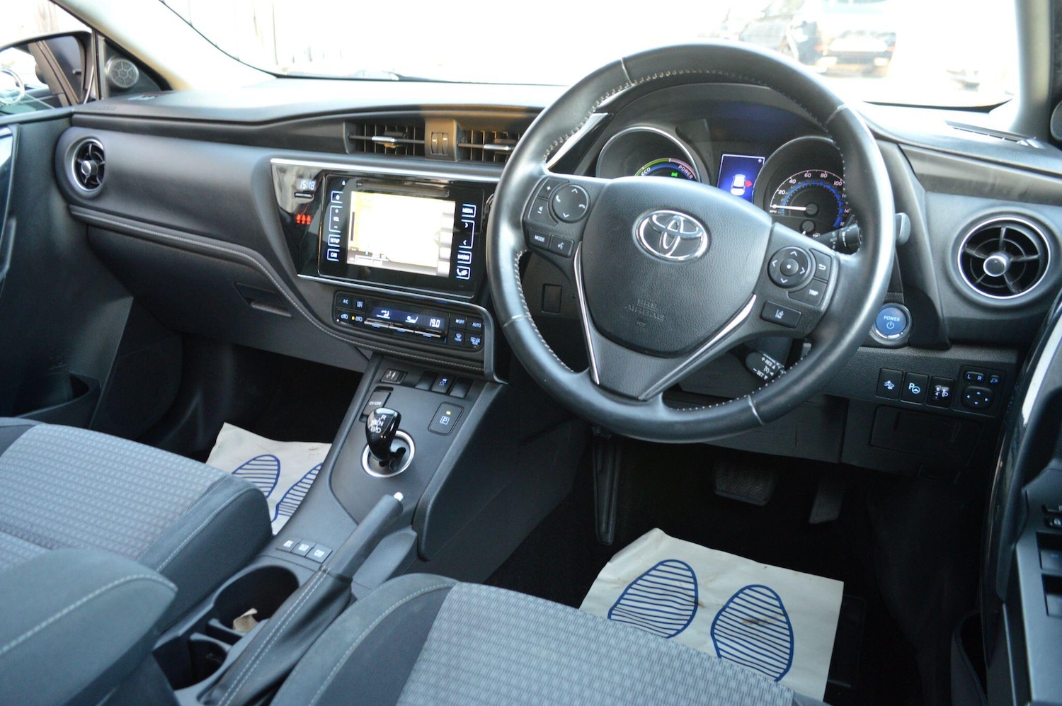 Used Toyota Auris 2018 for sale - 77017200: Photo 2