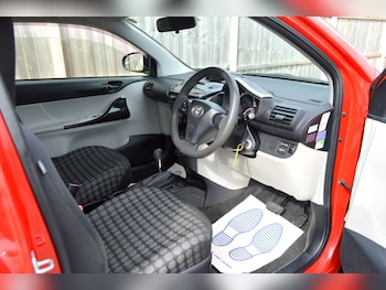 Used Toyota IQ 2014 for sale - 76137108: Photo