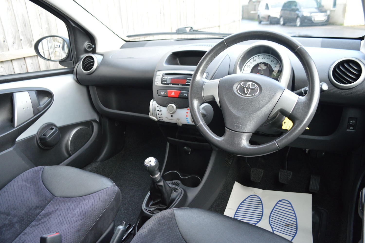 Used Toyota AYGO 2013 for sale - 77738424: Photo 2