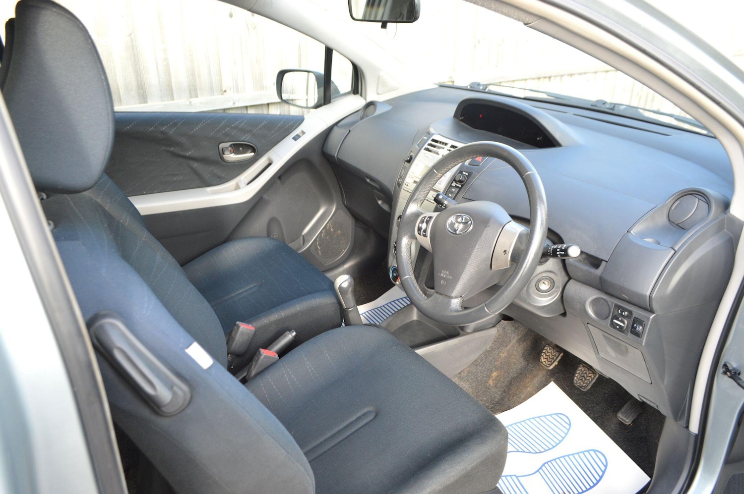 Used Toyota Yaris for sale - 77657908: Photo 2