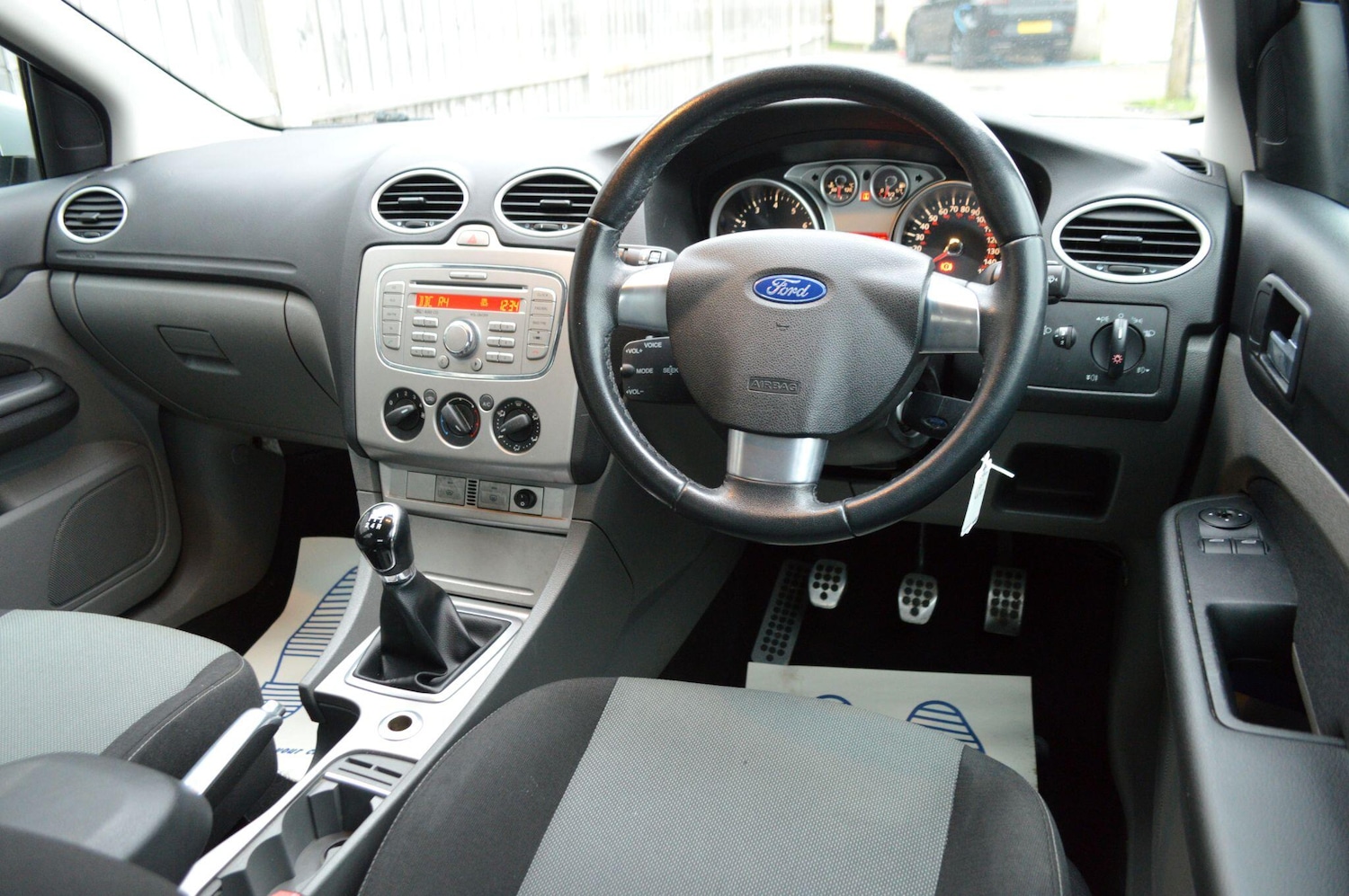 Used Ford Focus 2010 for sale - 77523706: Photo 2