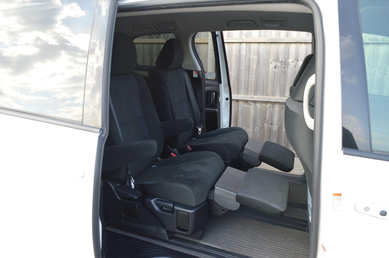 Used Toyota Estima for sale - 77808839: Photo 14