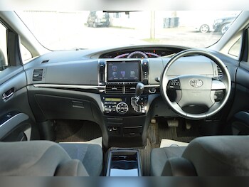 Used Toyota Estima 2015 for sale - 77808839: Photo