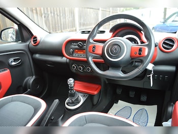 Used Renault Twingo 2016 for sale - 76752560: Photo