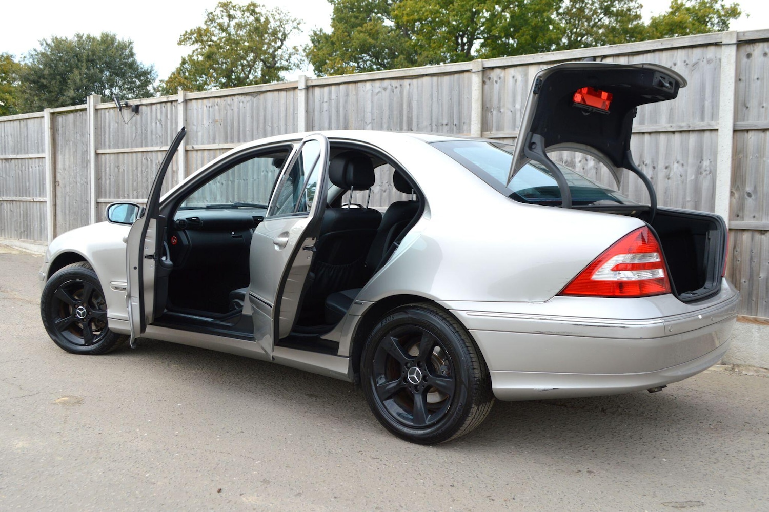 Used Mercedes-Benz C-Class 2006 for sale - 76151345: Photo 13
