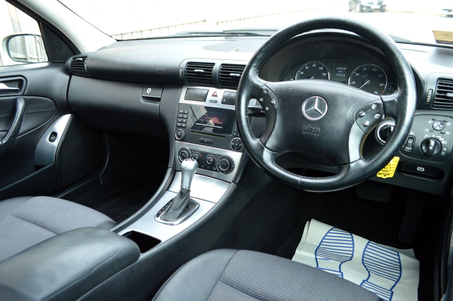Used Mercedes-Benz C-Class 2006 for sale - 76151345: Photo 2
