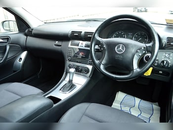 Used Mercedes-Benz C-Class 2006 for sale - 76151345: Photo