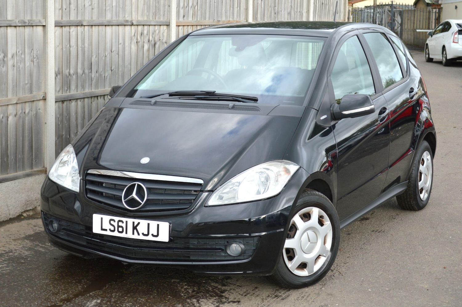 Used Mercedes-Benz A-Class 2011 for sale - 76349909: Photo 1