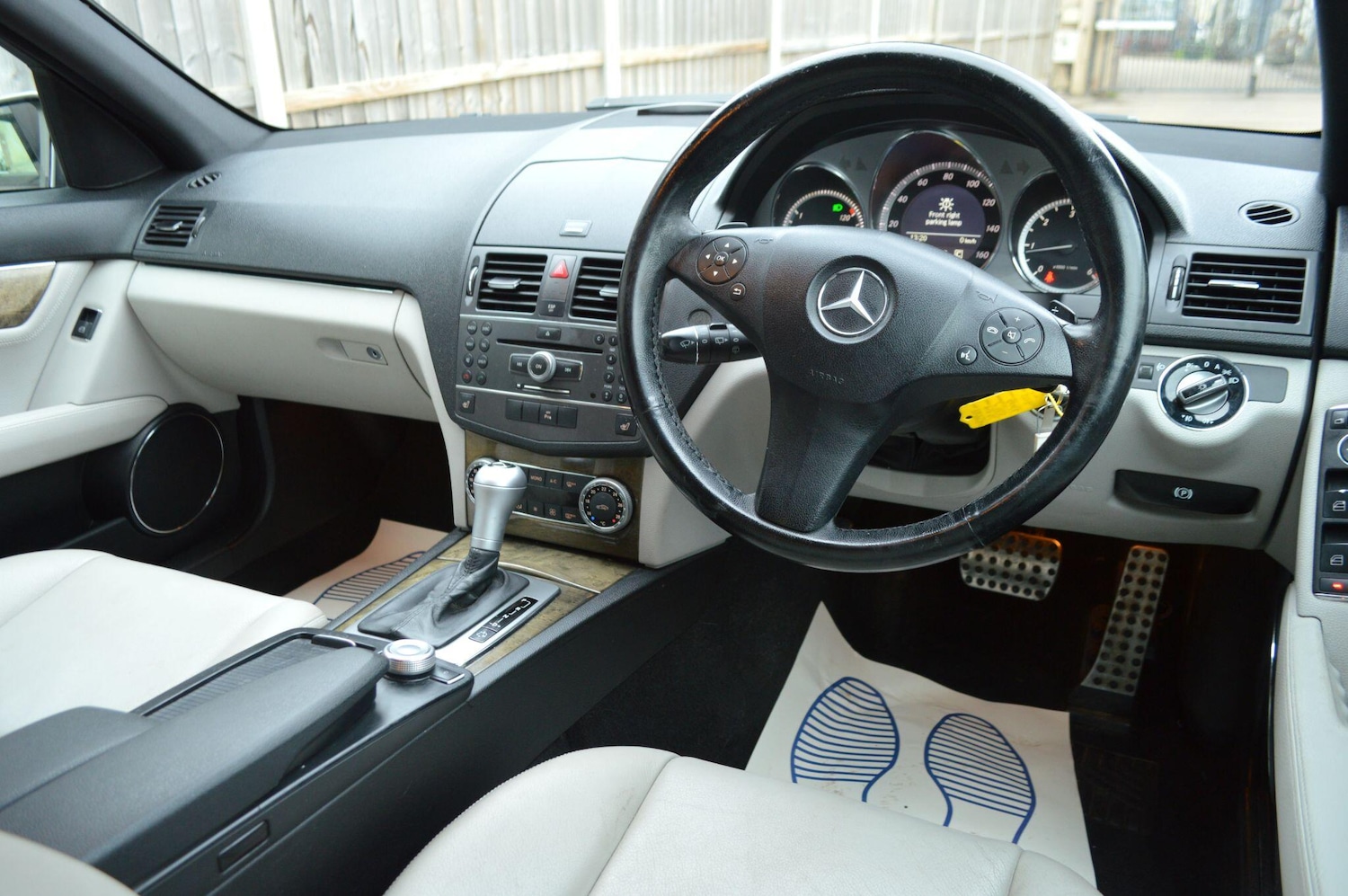 Used Mercedes-Benz C Class for sale - 76953261: Photo 2