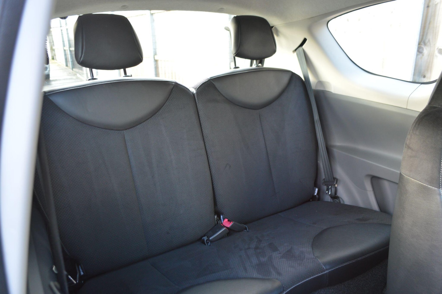 Used Toyota AYGO 2010 for sale - 76786374: Photo 8