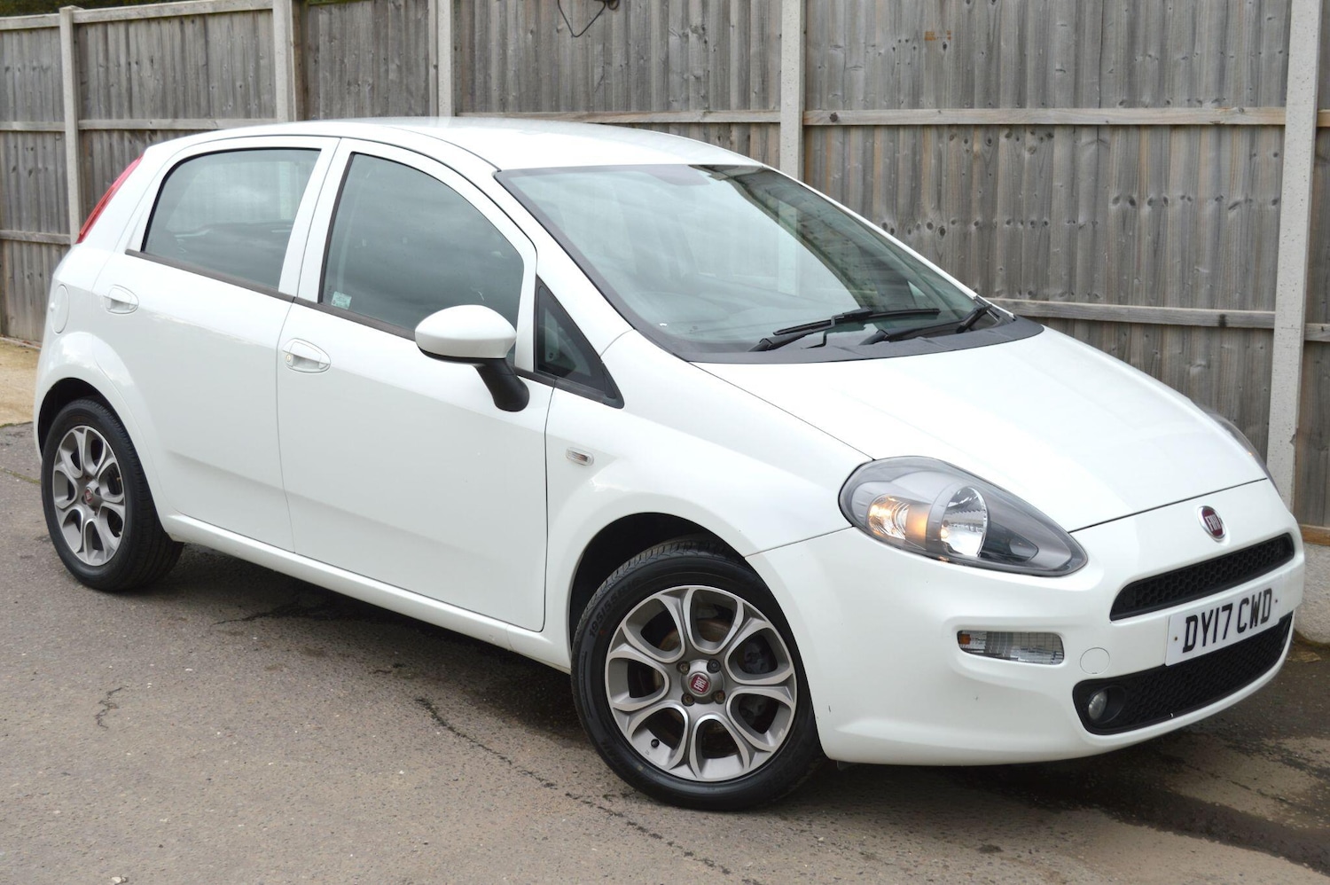 Used Fiat Punto 2017 for sale - 76424079: Photo 15