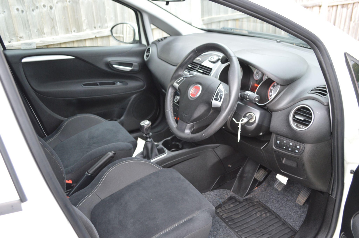 Used Fiat Punto 2017 for sale - 76424079: Photo 18