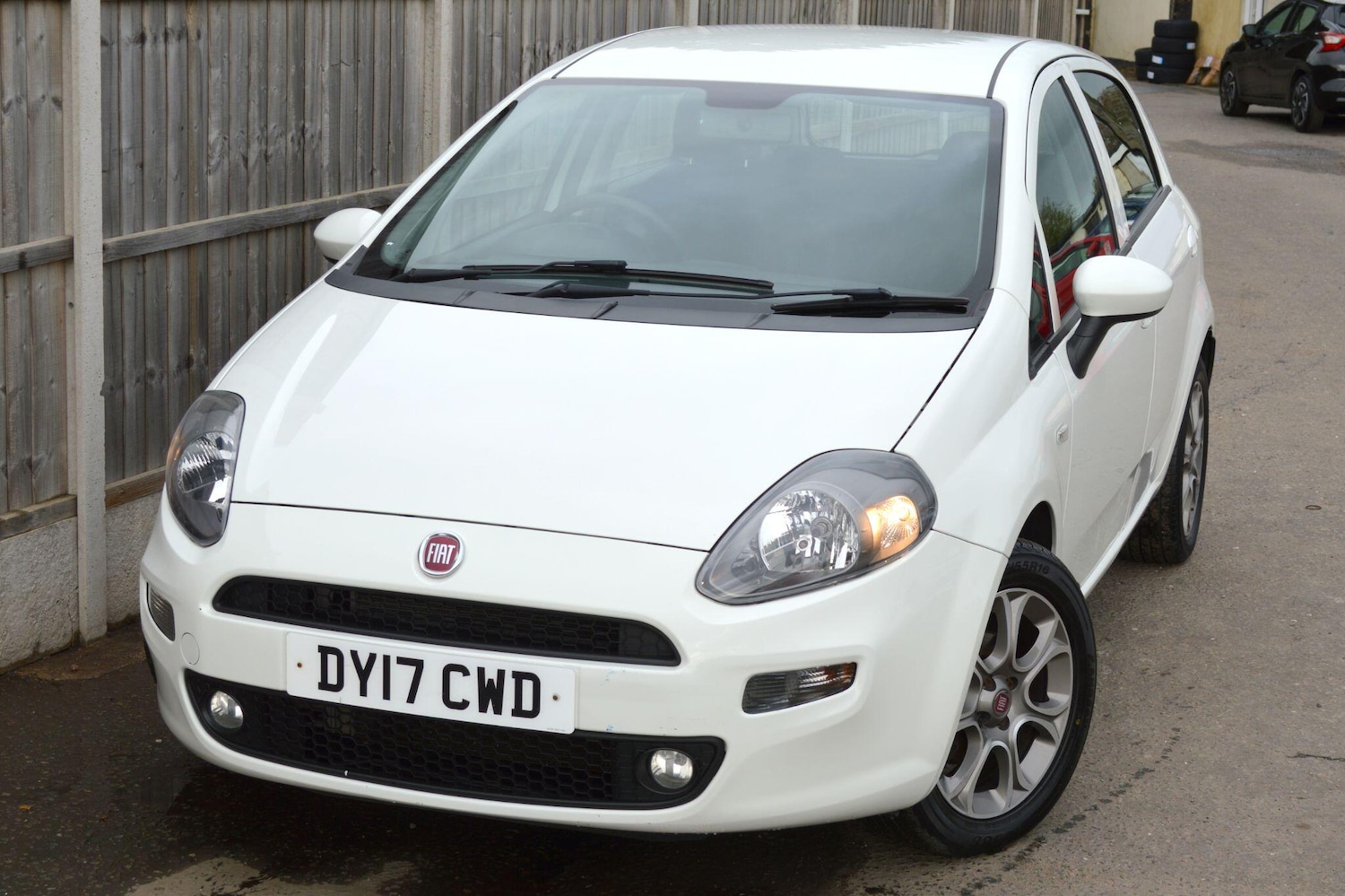 Used Fiat Punto 2017 for sale - 76424079: Photo 24