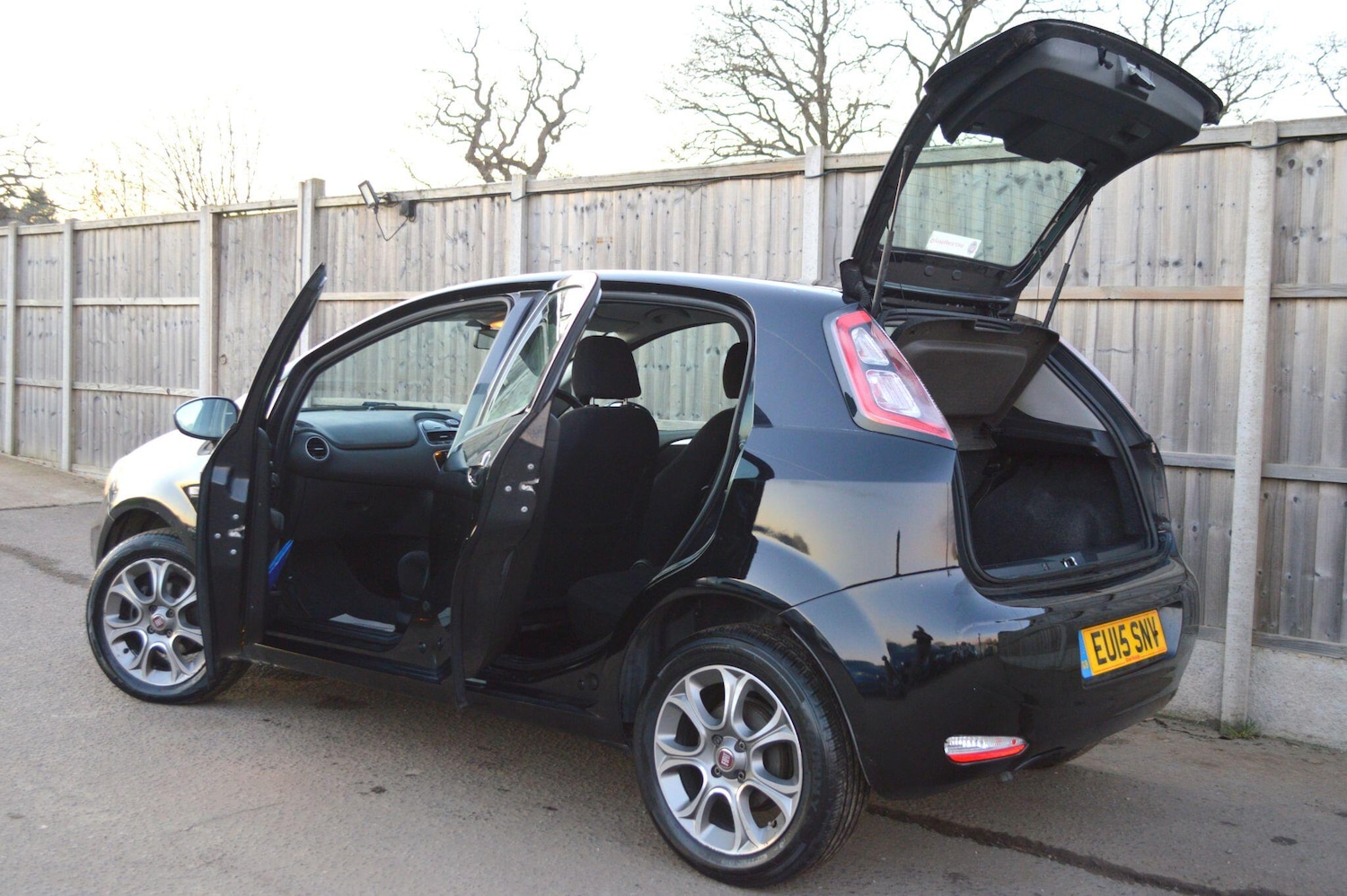 Used Fiat Punto 2015 for sale - 77097537: Photo 18