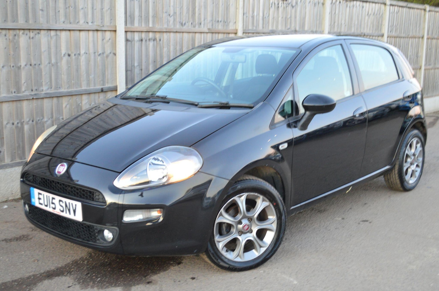 Used Fiat Punto 2015 for sale - 77097537: Photo 3