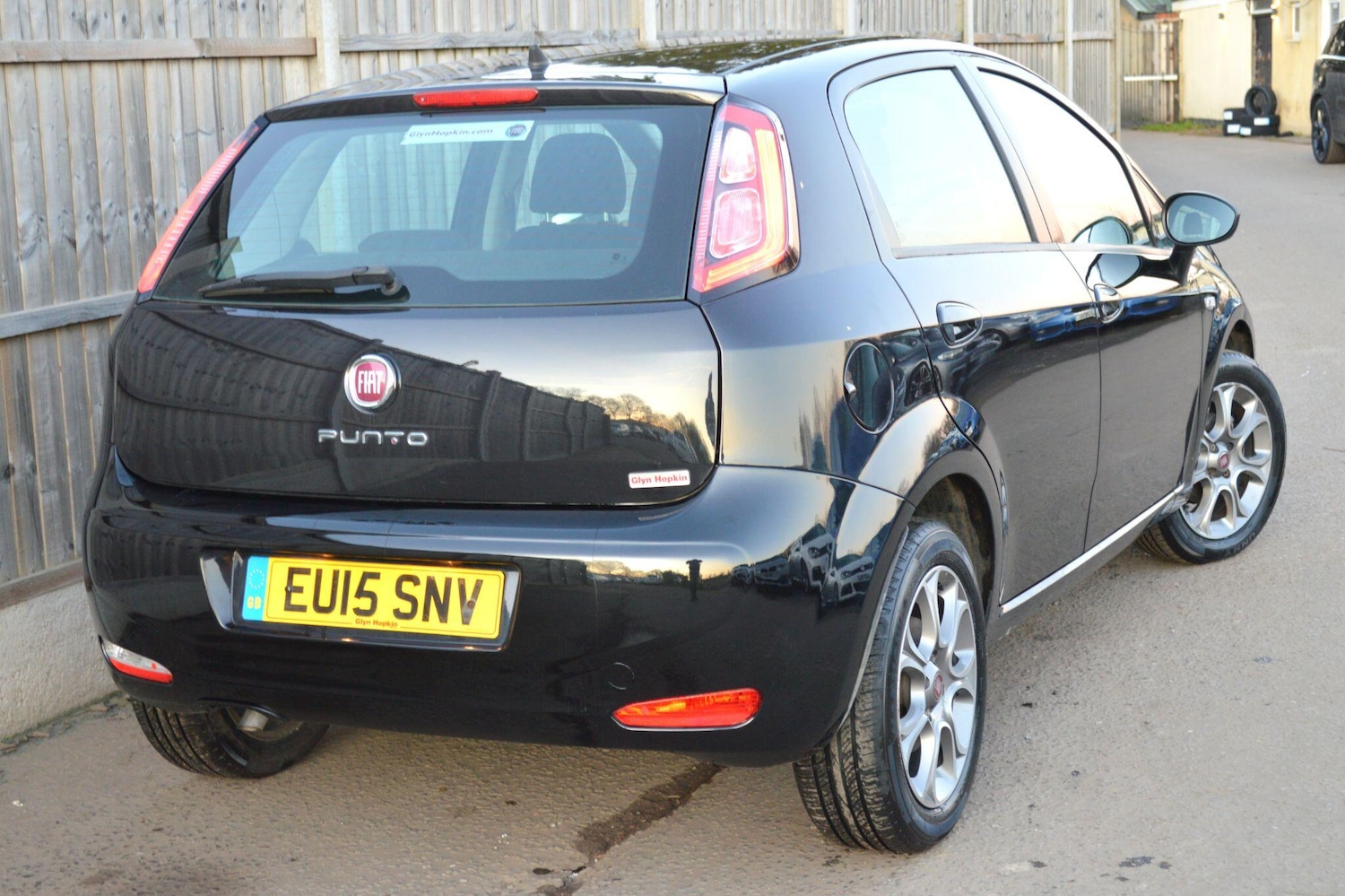 Used Fiat Punto 2015 for sale - 77097537: Photo 9