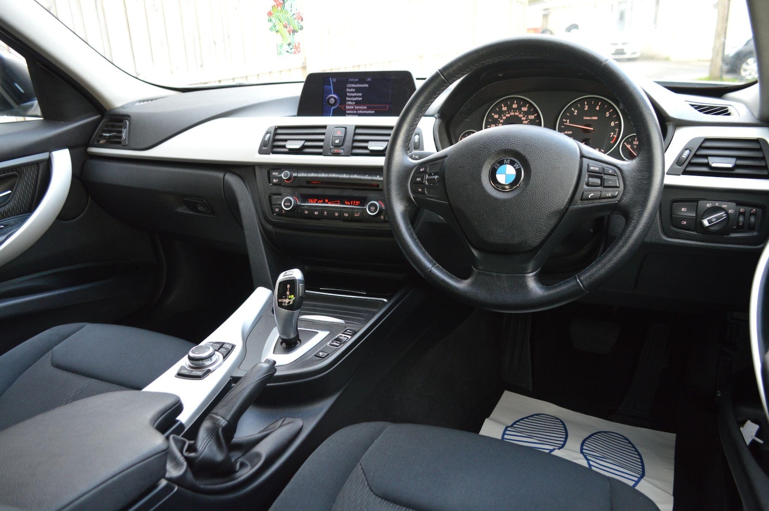 Used BMW 3 Series 2012 for sale - 76742437: Photo 2