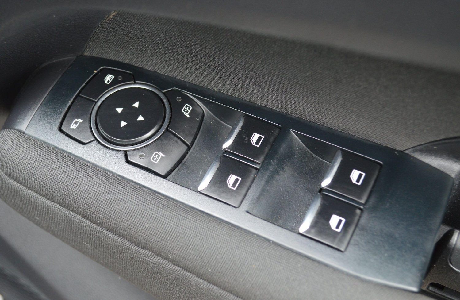 Used Volkswagen Amarok for sale - 78214306: Photo 9