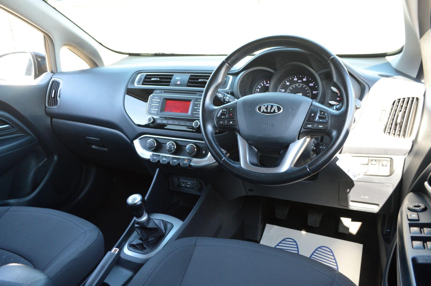 Used Kia Rio 2015 for sale - 76498917: Photo 2