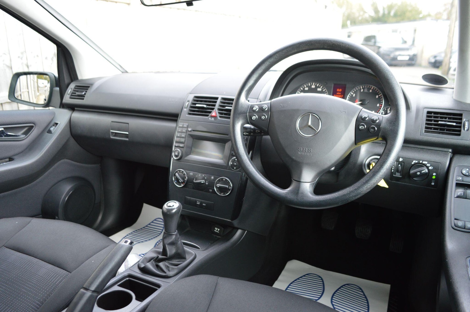 Used Mercedes-Benz A-Class 2011 for sale - 76989445: Photo 2