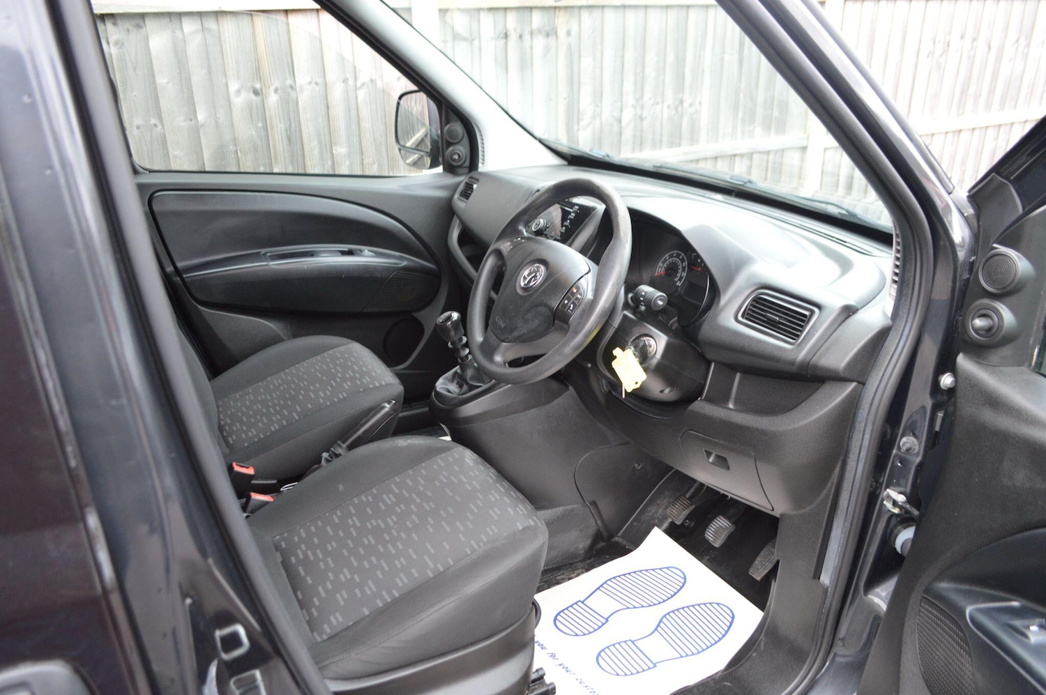 Used Vauxhall Combo 2017 for sale - 76498532: Photo 2