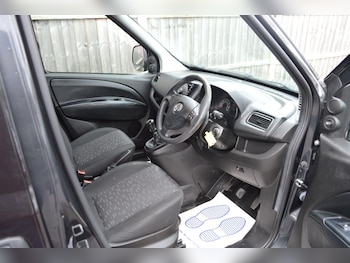 Used Vauxhall Combo 2017 for sale - 76498532: Photo
