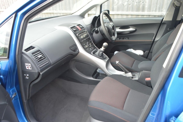Used Toyota Auris 2010 for sale - 76295666: Photo 19