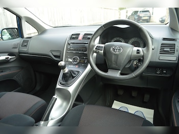Used Toyota Auris 2010 for sale - 76295666: Photo