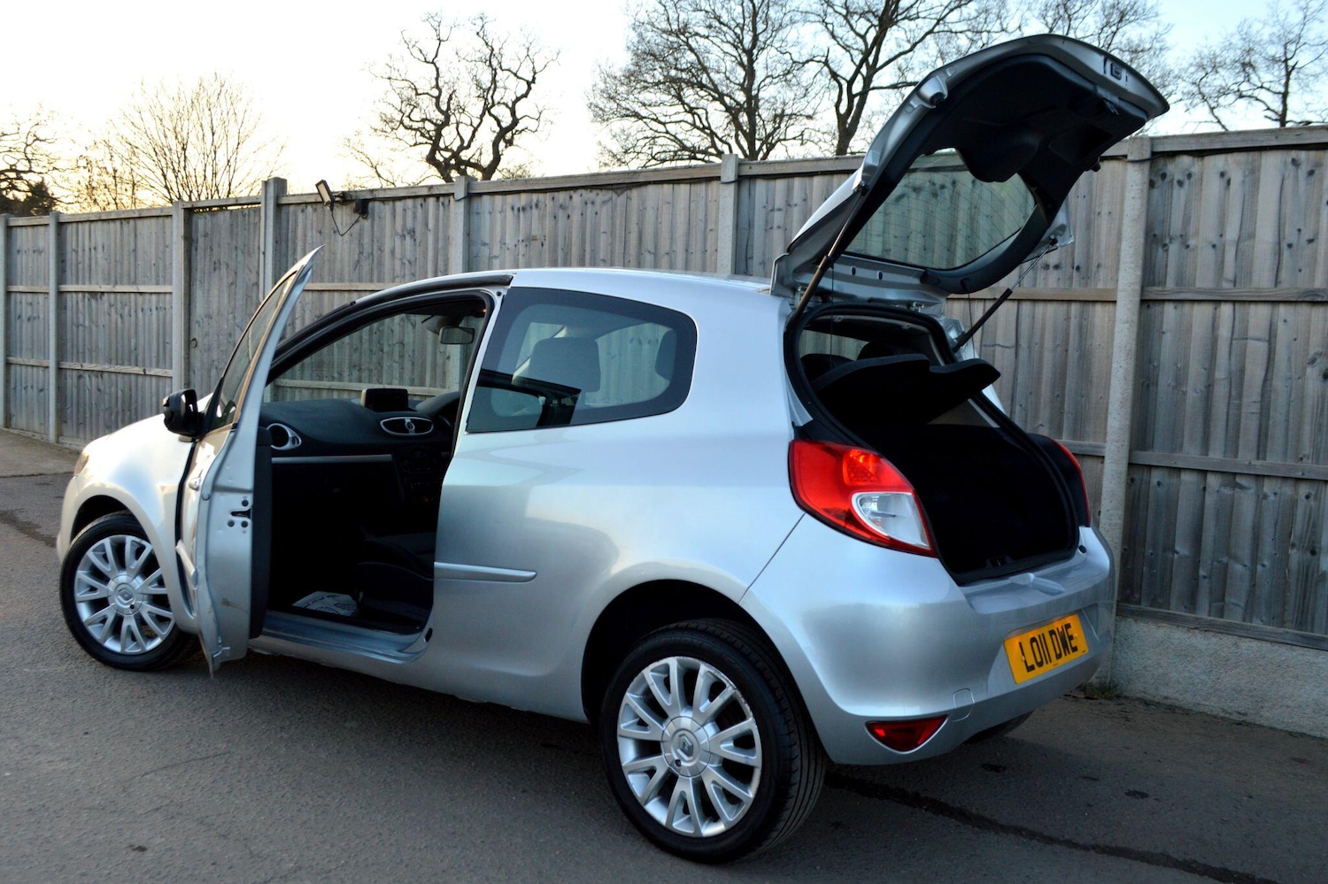 Used Renault Clio 2011 for sale - 77081409: Photo 17
